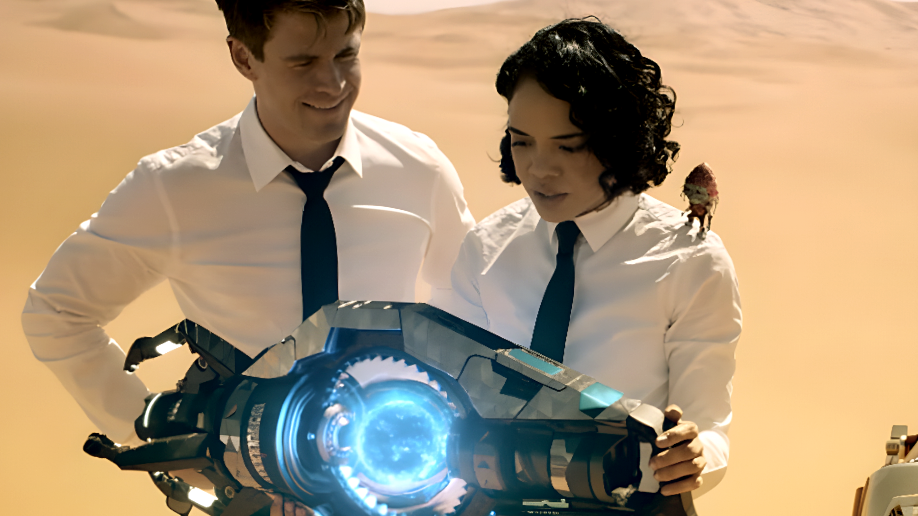 MEN IN BLACK: INTERNATIONAL - con Chris Hemsworth