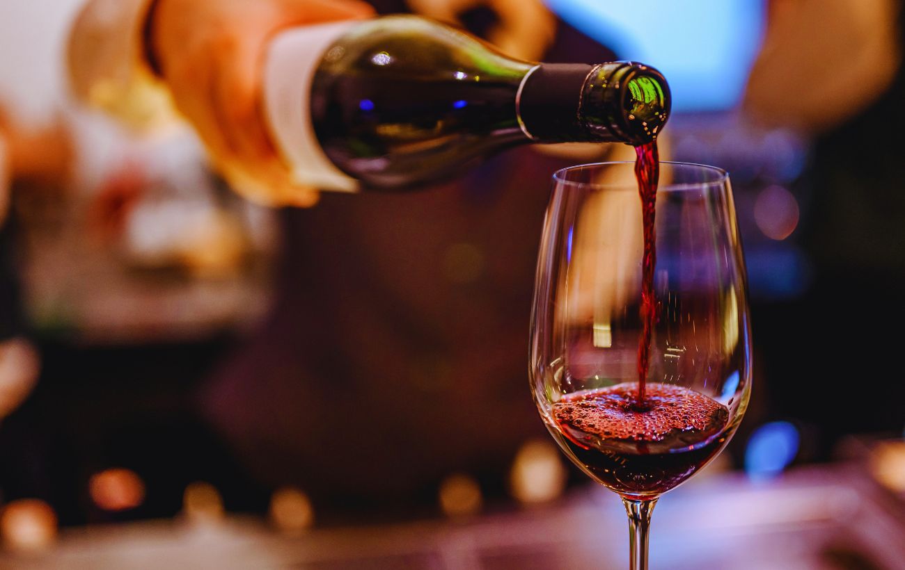 Bere del vino in un calice pulito e brillante è più piacevole