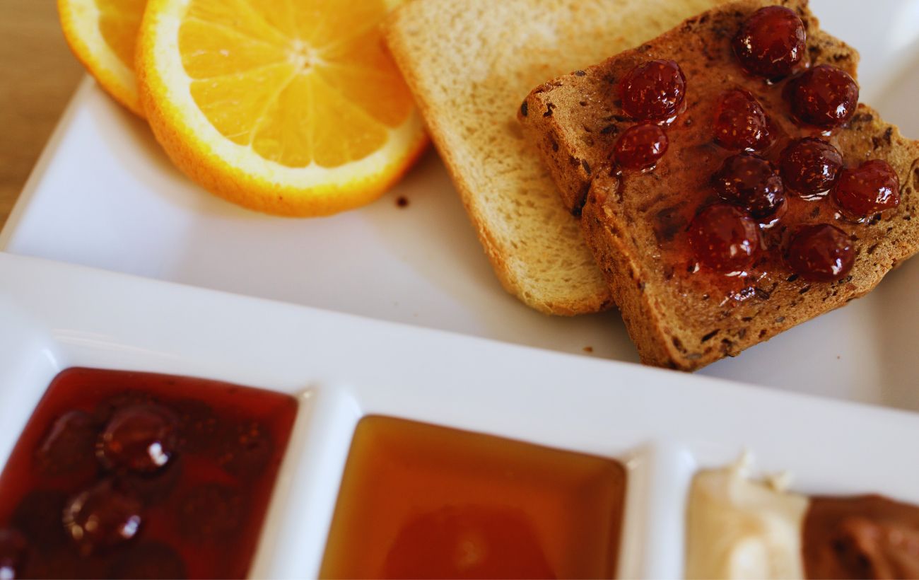 La colazione dolce contiene un'alta concentrazione di zuccheri, ma favorisce il buon umore.