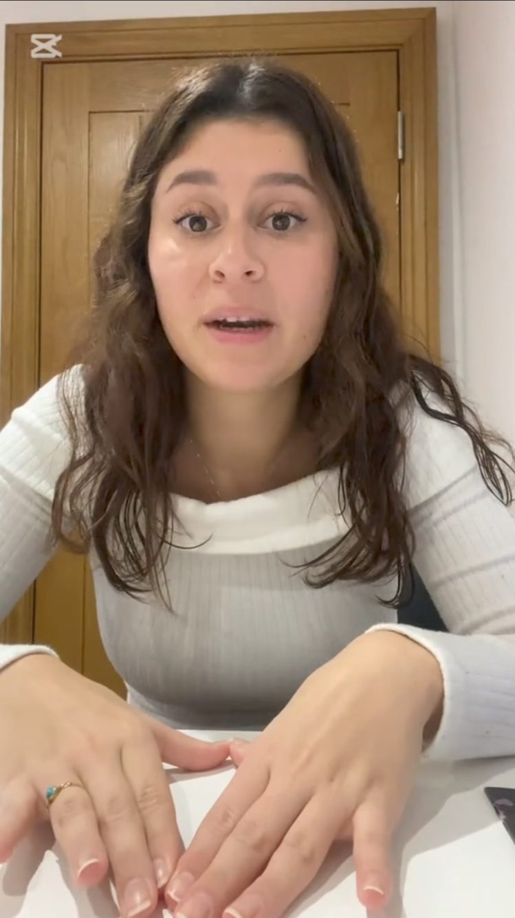 La ragazza, registrata come @imjustangeline, ha raccontato la sua esperienza surreale: chiamata per un colloquio a Londra, ha scoperto che l'azienda non avrebbe potuto assumerla in quanto residente in Spagna