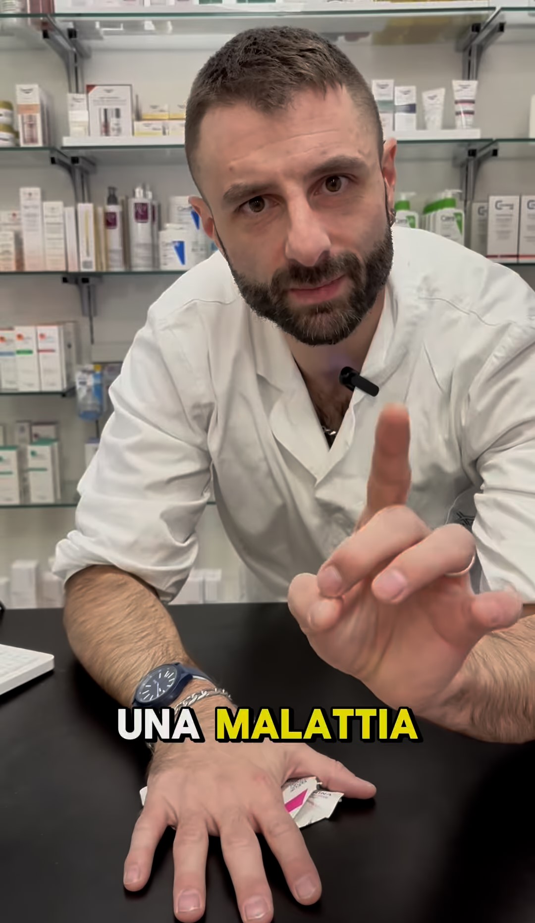 Il dottor Filomeni ha spiegato che la tachipirina non è una caramella e i soggetti sani dovrebbero prenderla solo quando la febbre è molto alta (sopra i 39 gradi)