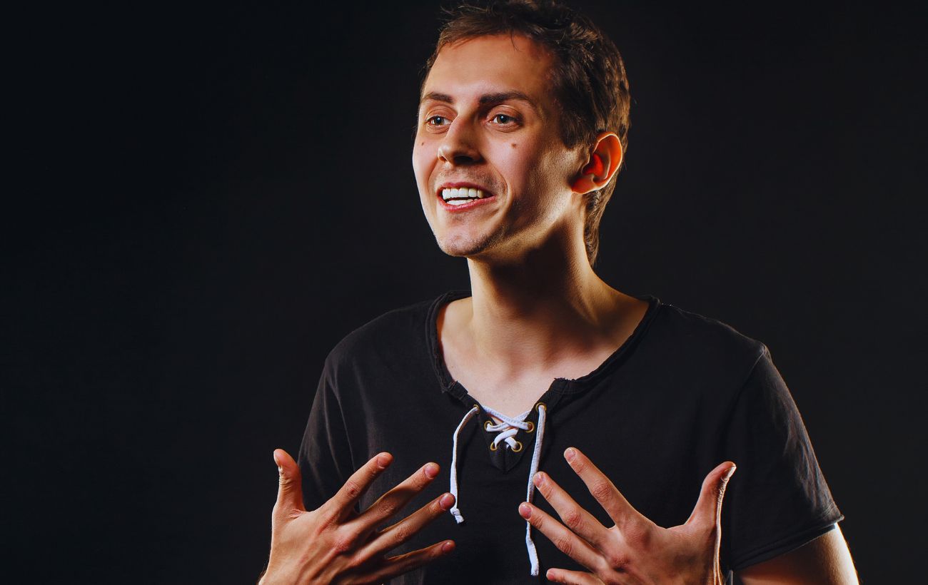 Noi italiani siamo tra i popoli più propensi a gesticolare in maniera naturale.