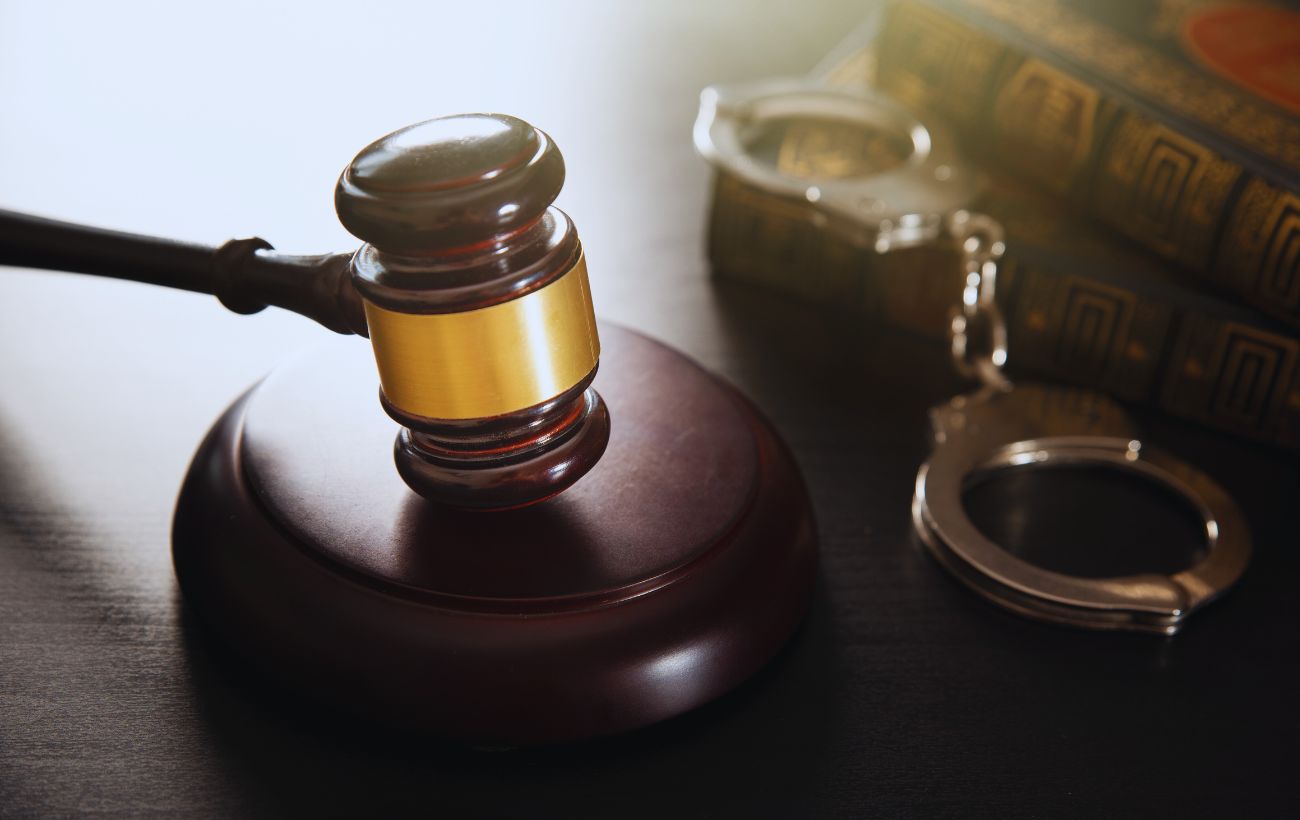 La cugina del vincitore legittimo della Lotteria ha restituito poco più di metà dell'importo al netto delle tasse e trascorrerà dai 12 ai 48 mesi in carcere.