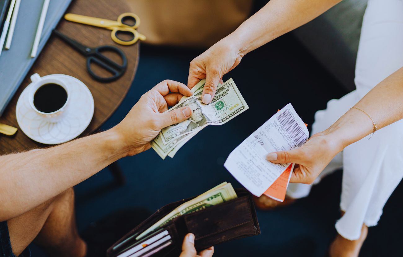 Un uomo ha raccontato di aver litigato con sua moglie dopo essersi rifiutato di pagare un'operazione medica urgente a cui si è sottoposta.