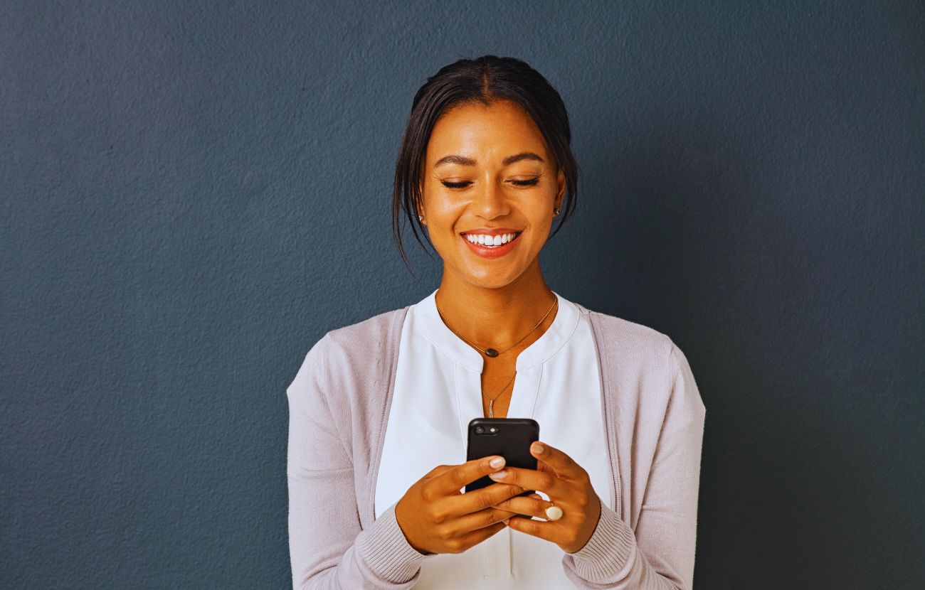 Spesso le persone che sentono la necessità di rispondere subito su Whatsapp avvertono ansia sociale