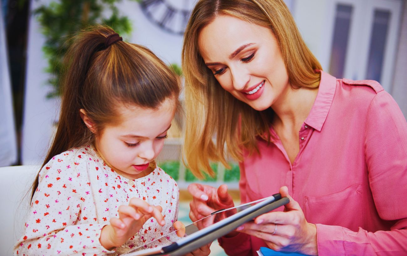 Un modo relativamente semplice per migliorare la qualità del sonno del bambino è non fargli usare il tablet un'ora prima di andare a letto.