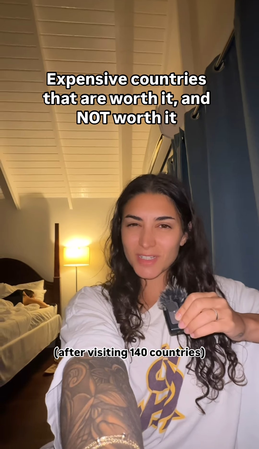 Chloe ha visitato 140 nazioni diverse (dunque quasi tutte quelle ufficialmente riconosciute) e ha dedicato un video a quelle di alta fascia che secondo lei sono sopravvalutare e quelle che, nonostante tutto, meritano i soldi spesi.