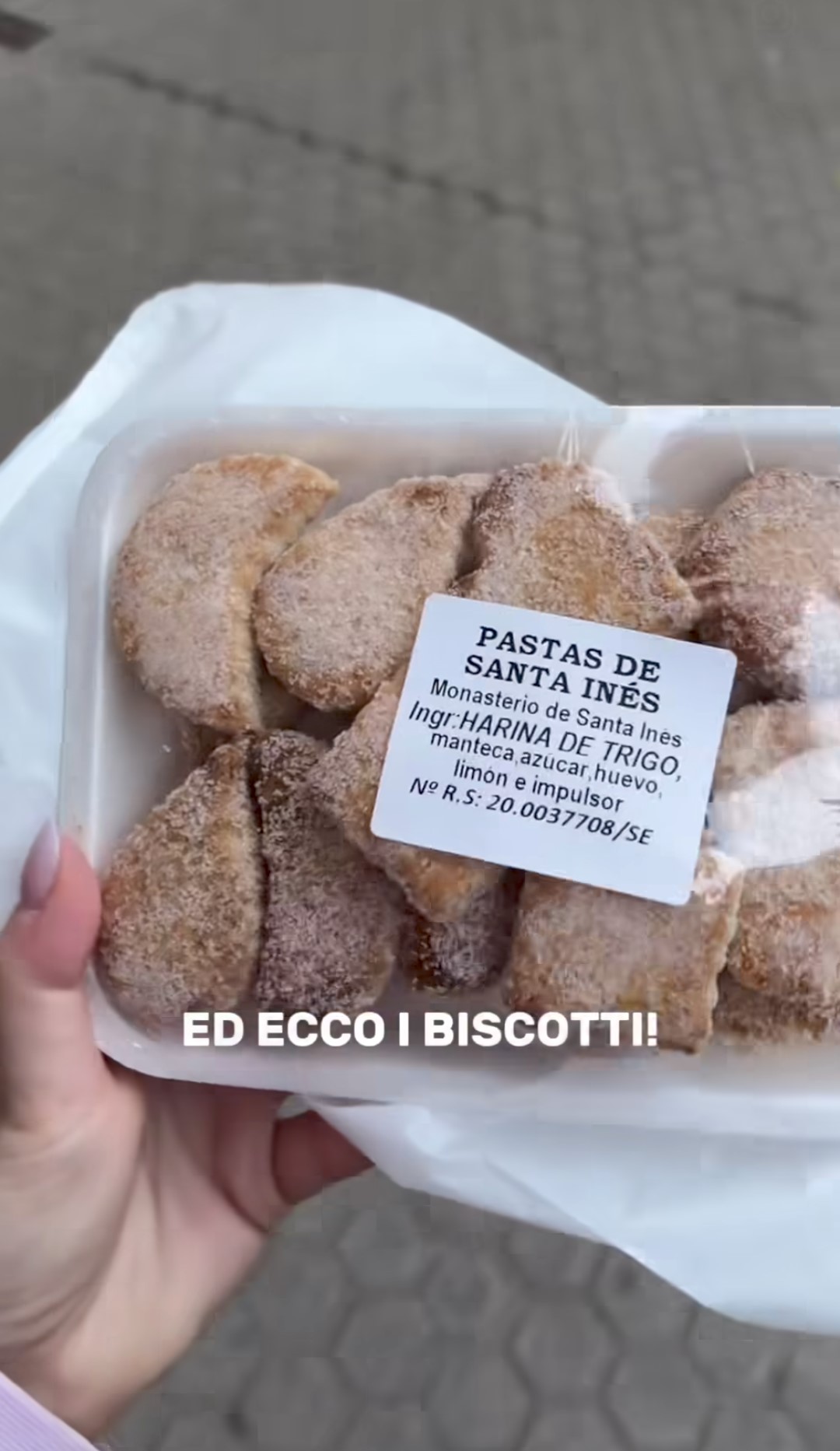 La lista ingredienti dei biscotti di Santa Ines, preparati dalle monache di clausura.