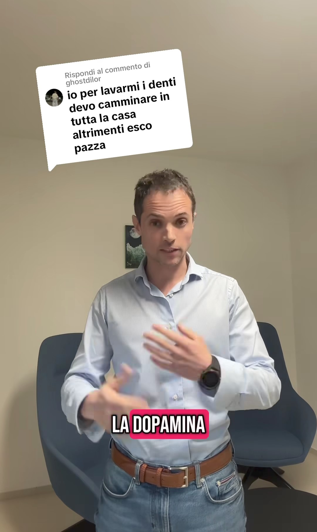 L'utente dr_roberto_psy ha risposto alla domanda di una follower sul bisogno irrefrenabile di camminare mentre si parla al telefono si lavano i denti.