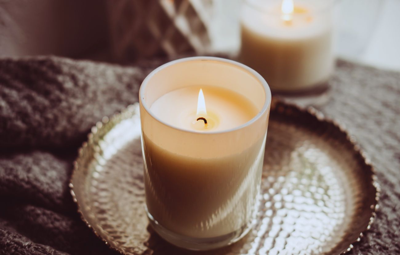 Molte persone sono tentate dal dare una seconda vita ai vasi delle candele; a meno che non venga effettuata una pulizia estremamente accurata, è preferibile evitare.