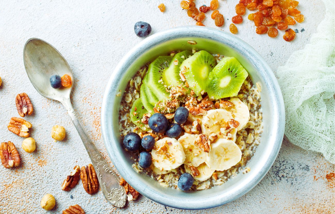 Un esempio di colazione sana: tante proteine, tante fibre e moderata quantità di carboidrati.