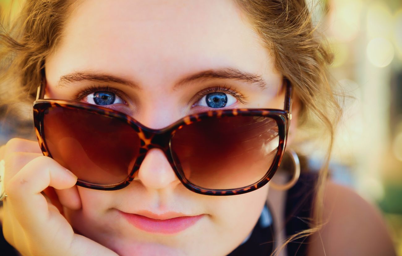 Evitare il contatto visivo comunica debolezza caratteriale