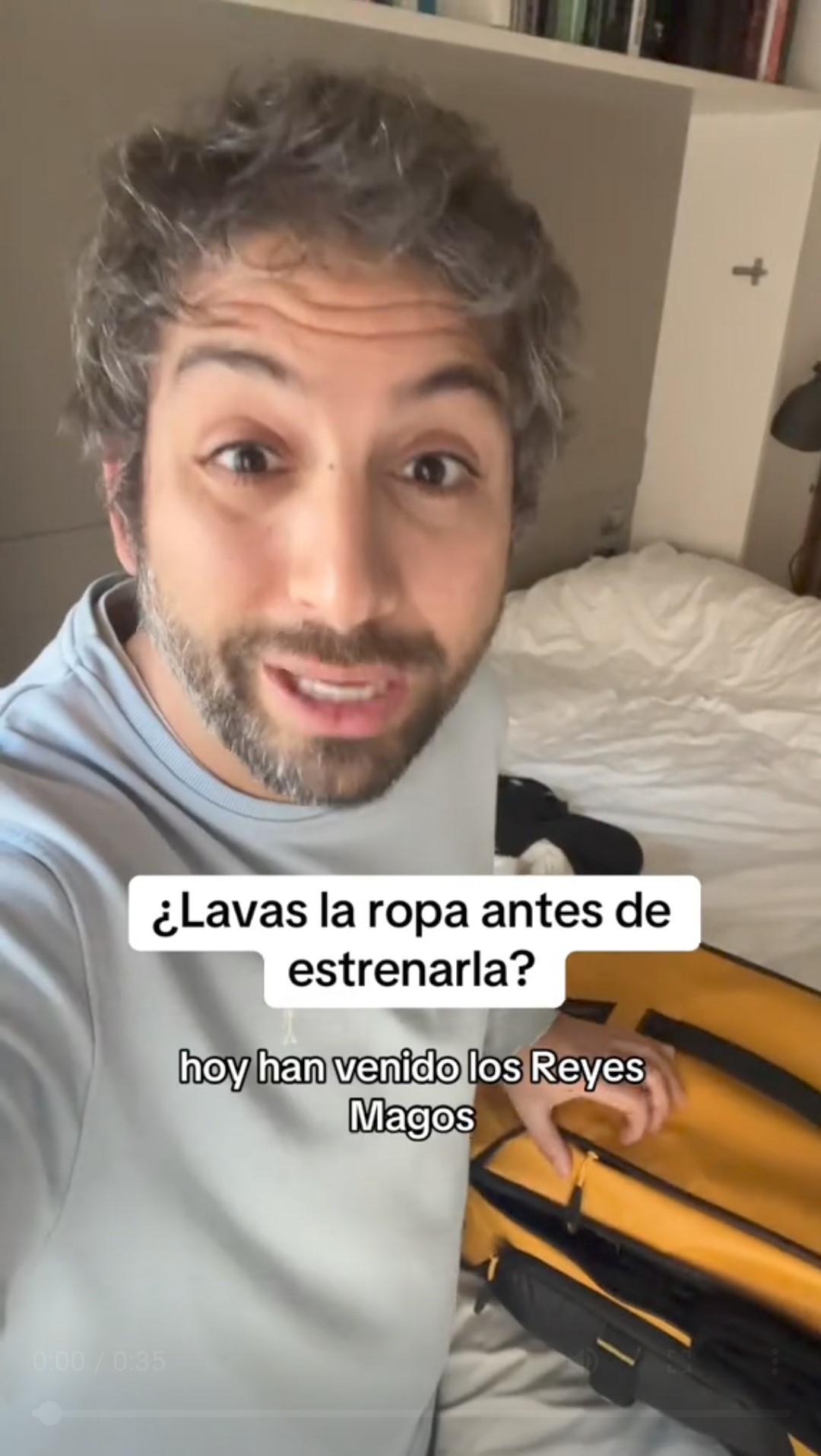 Il farmacista spagnolo ha suggerito di lavare sempre e comunque i vestiti nuovi, in particolar modo quelli che entrano in contatto diretto con la pelle.