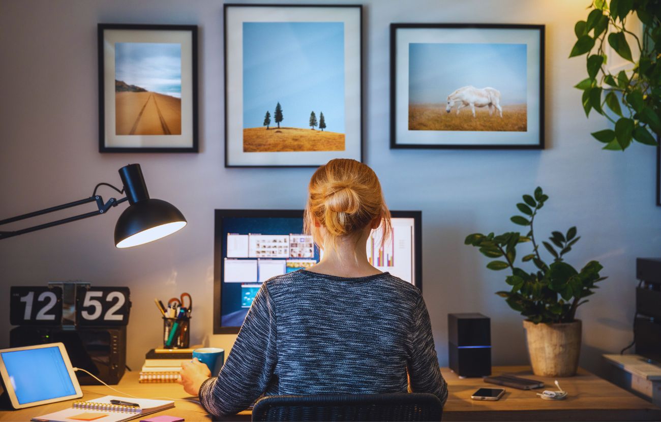 Lavorare da casa può farci risparmiare tempo e soldi, ma ha un peso negativo sulla salute mentale.