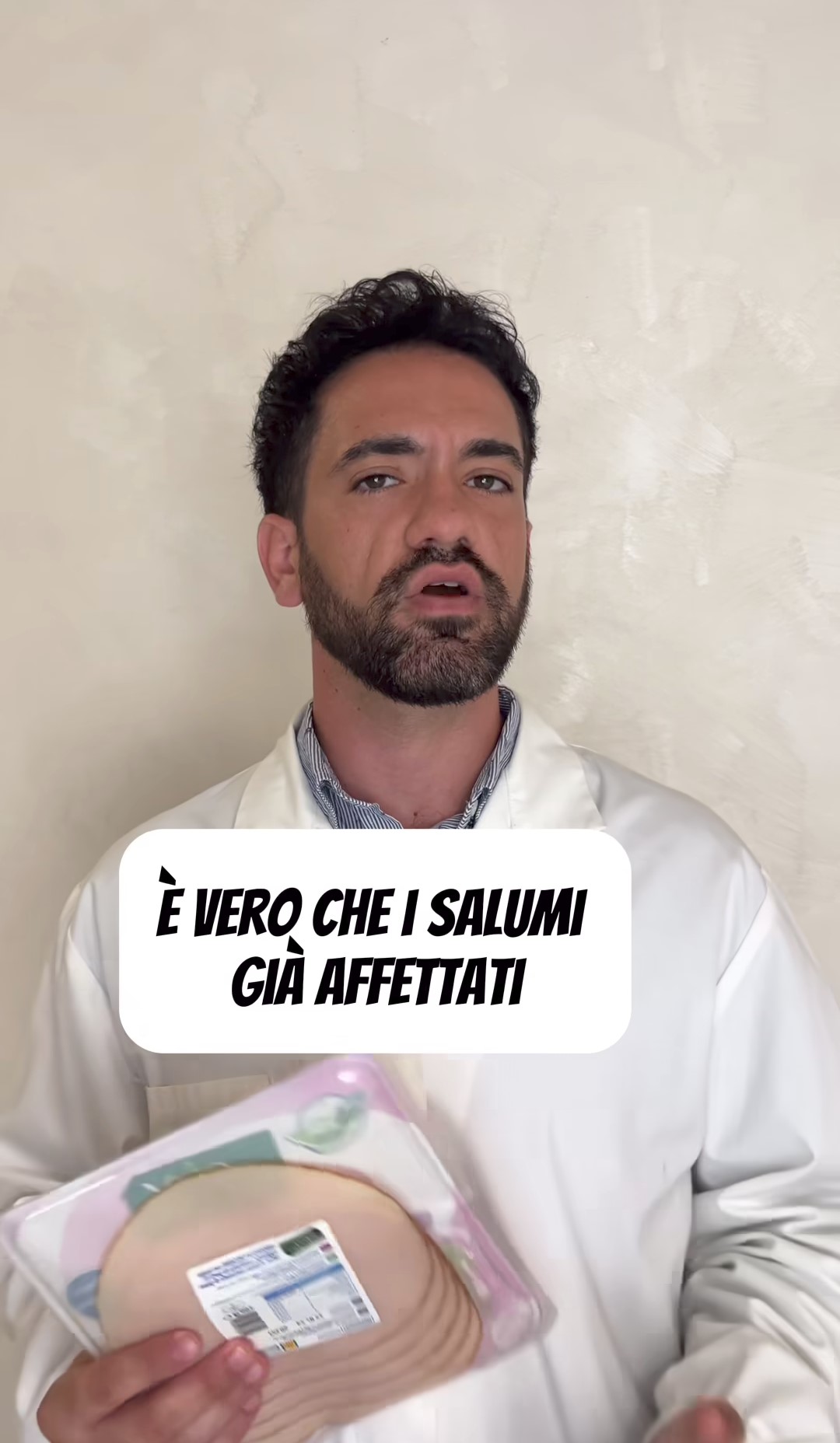 L'esperto in sicurezza alimentare ha parlato della questione degli affettati in vaschetta che - per inciso - non sono imbottiti di conservanti come qualcuno crede.