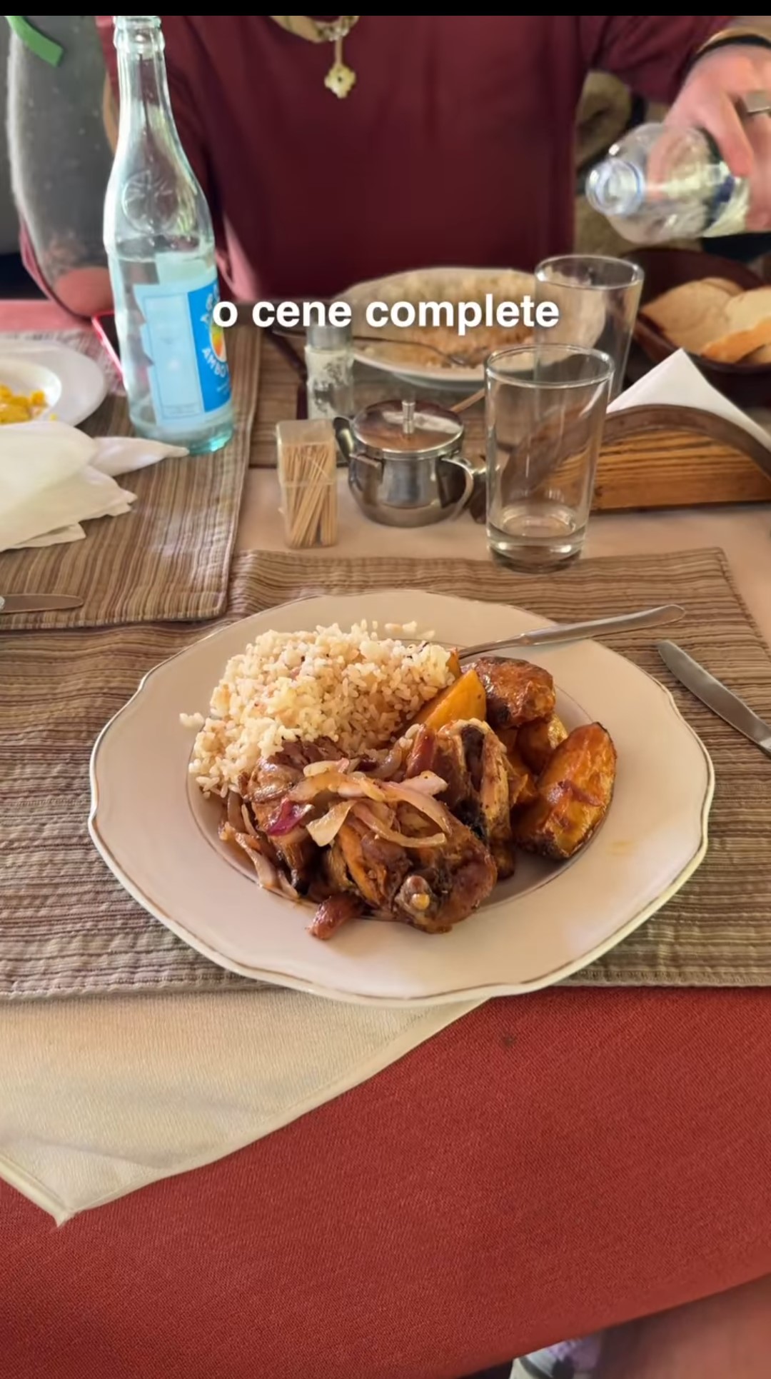 Un pasto completo con alimenti tipici della cucina etiope