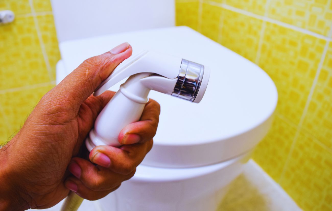Il "doccino" è un'alternativa al bidet che occupa meno spazio, richiede meno acqua ed è diffusissima in Asia.