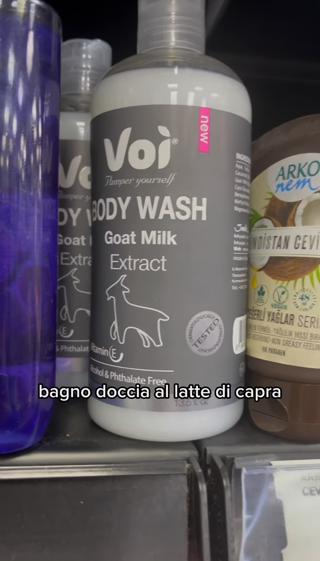 In un supermercato dell'Azerbaijan è in vendita anche il bagnodoccia al latte di capra.