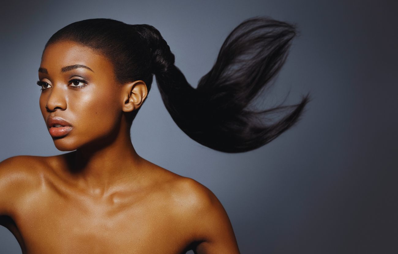 Avere i capelli all'indietro denota grande autostima, dato che il viso sarà completamente visibile.