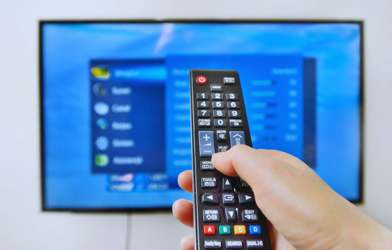 L'elettrodomestico che da spento ma collegato alla corrente che consuma di più è la smart TV