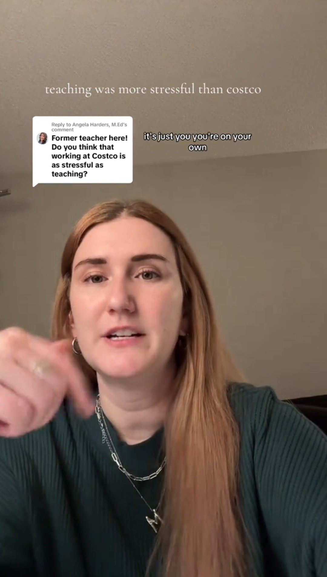 L'ex insegnante si dice molto meno stressata oggi che lavora in un supermercato e non si pente affatto della propria scelta.