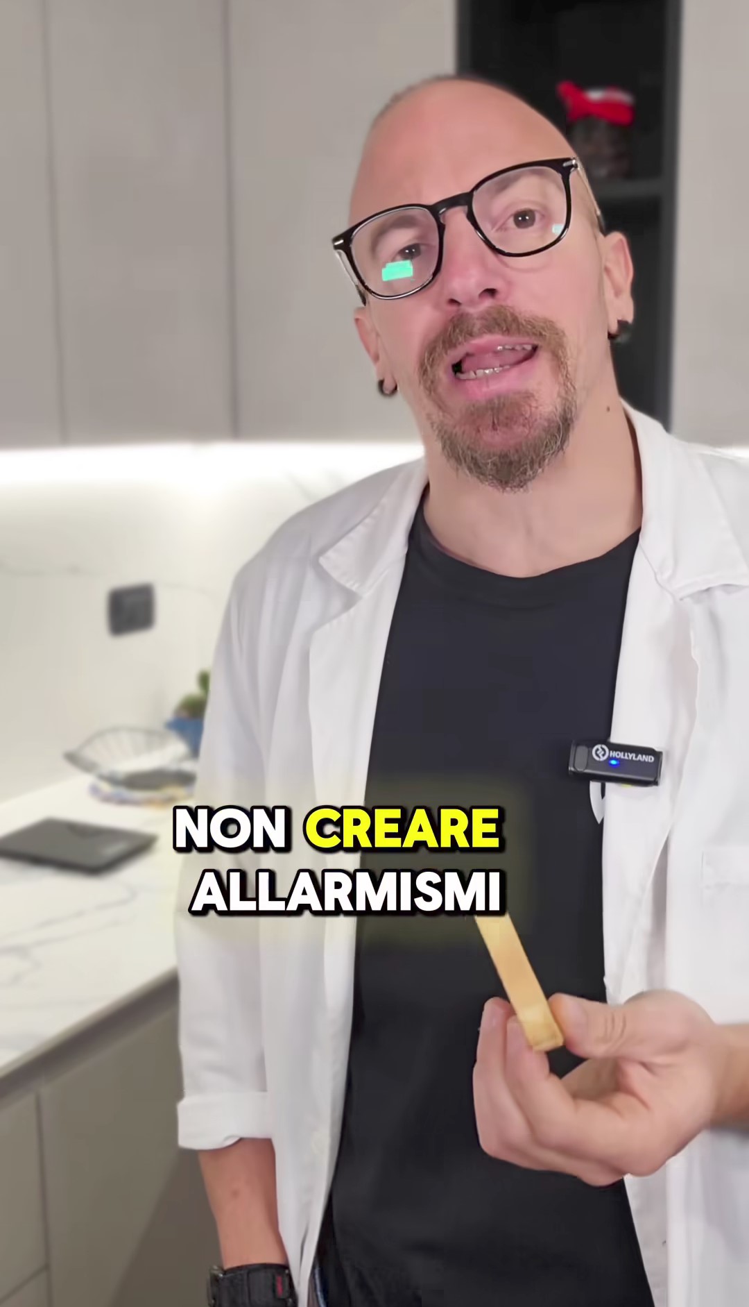 Il medico nutrizionista ritiene che sia importante non creare allarmismi sulle sostanze chimiche pericolose presenti nelle fette biscottate.