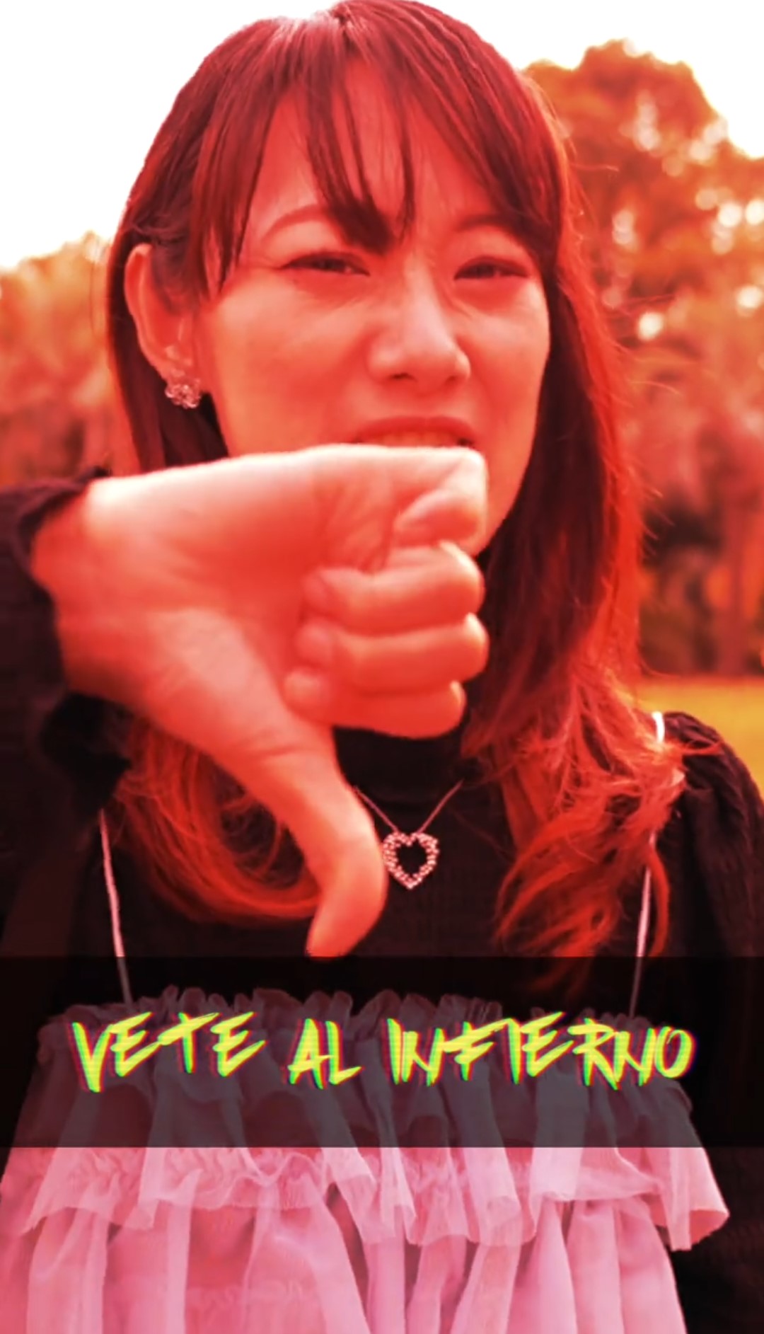 Abbassare il pollice, in Giappone, non vuol dire esprimere disapprovazione ma qualcosa di ancor più negativo, del tipo: "Vai all'inferno".