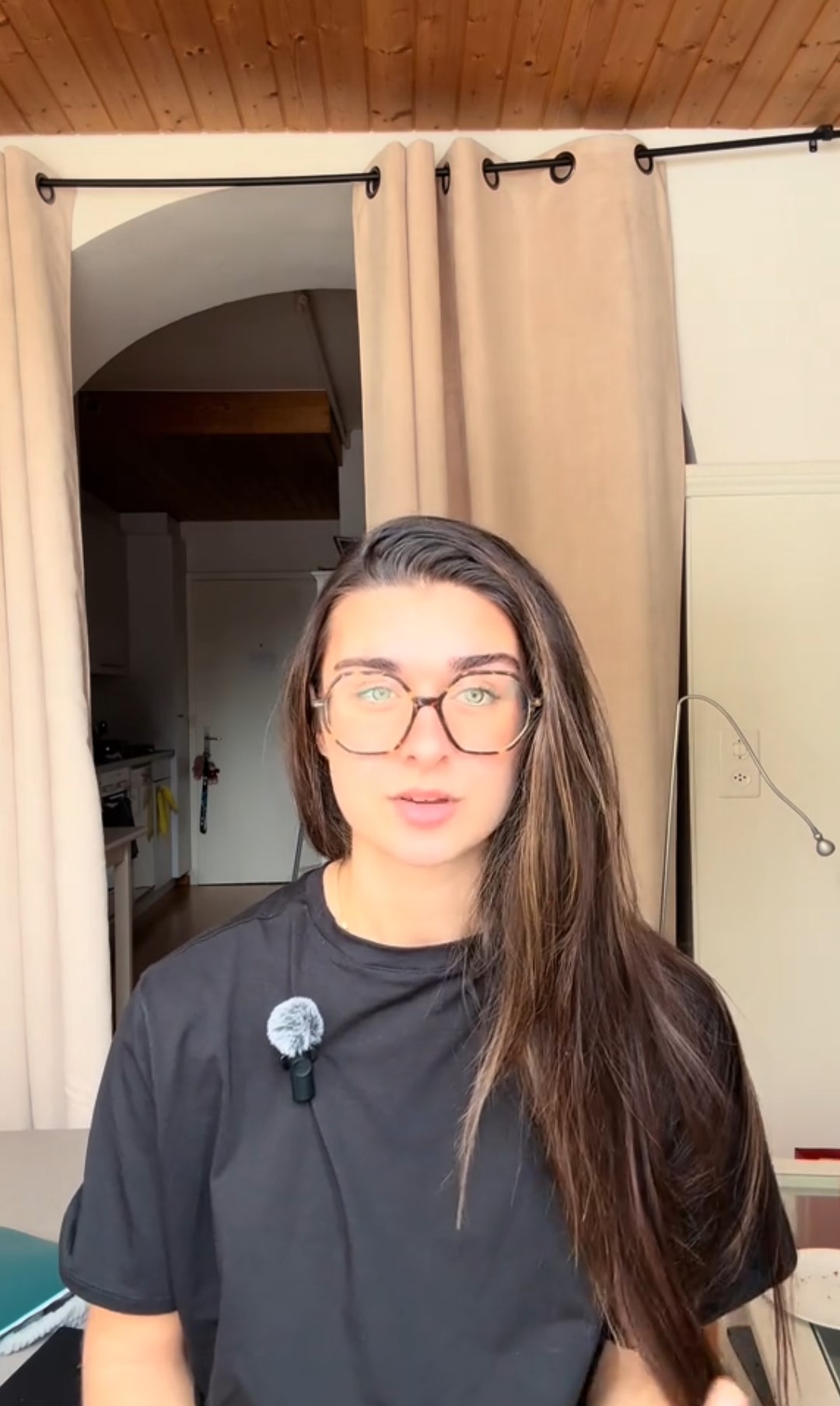 Raquel ha spiegato quanto guadagna e quanto riesce a mettere da parte ogni mese lavorando come addetta alle pulizie in un hotel della Svizzera.