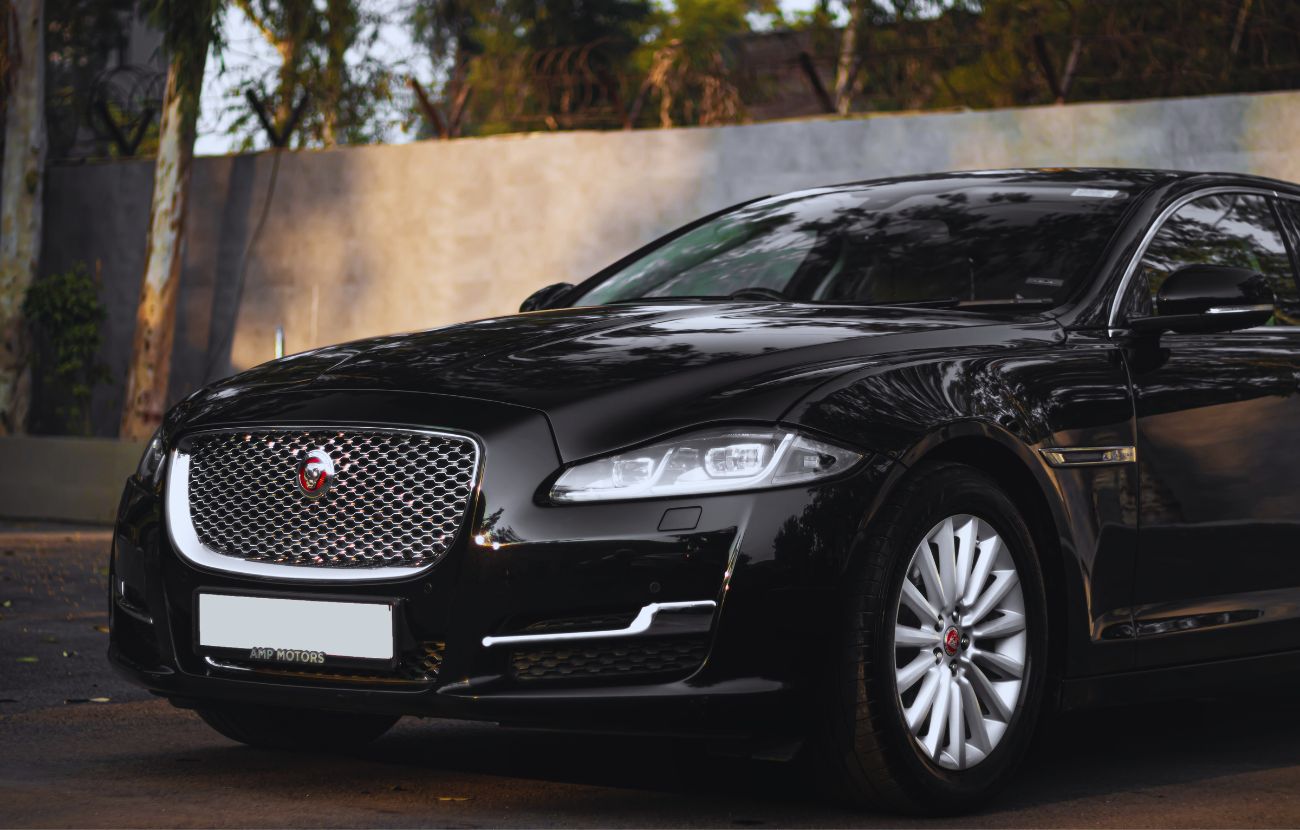 Molte persone non contemplano colori diversi dal nero per la loro macchina.