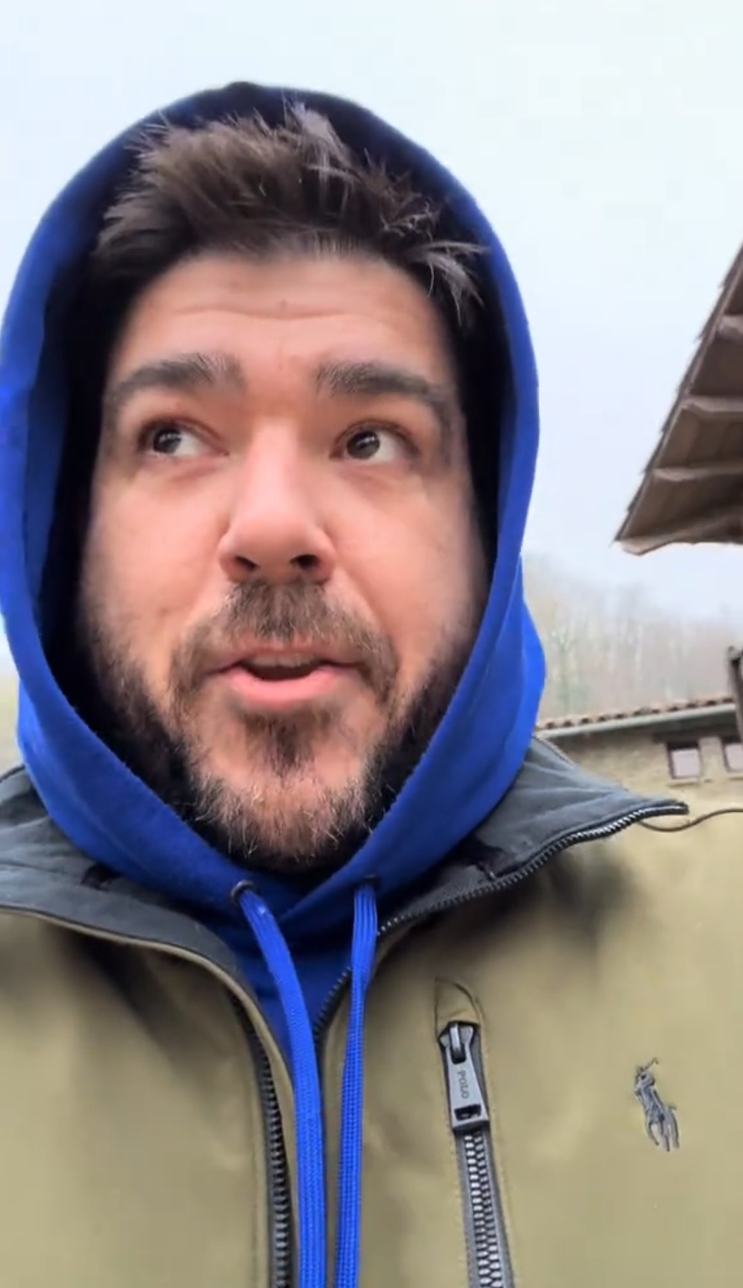 Sergio Lucena si è lamentato perché, nonostante la mancia di 12€, non gli è stato offerto il caffè.