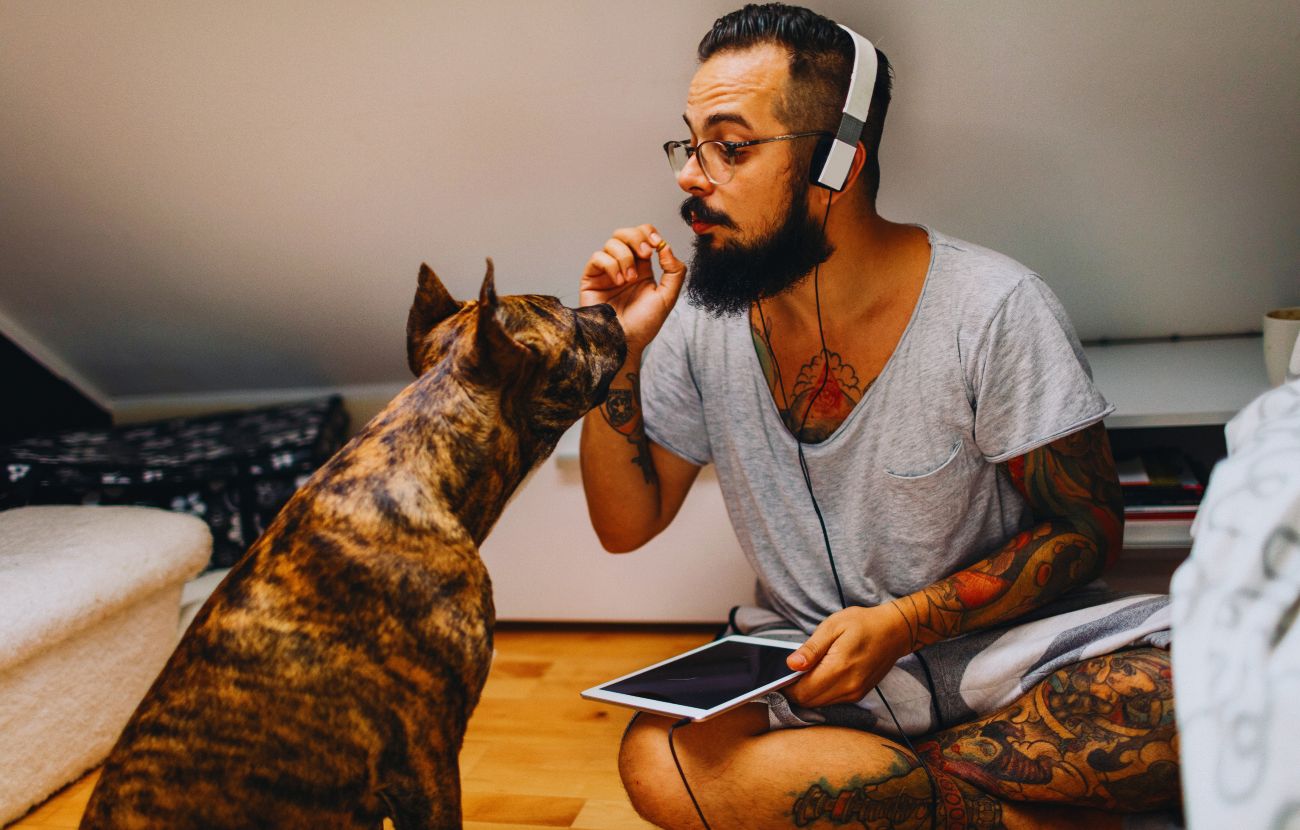 Secondo la psicologia, parlare con i cani è indicatore di numerosi aspetti della personalità.