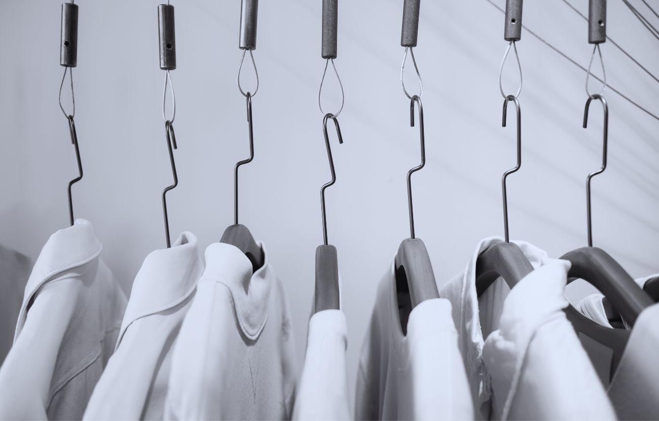 Una persona che si veste uguale tutti i giorni potrebbe voler spendere meno energie mentali per prendere decisioni.