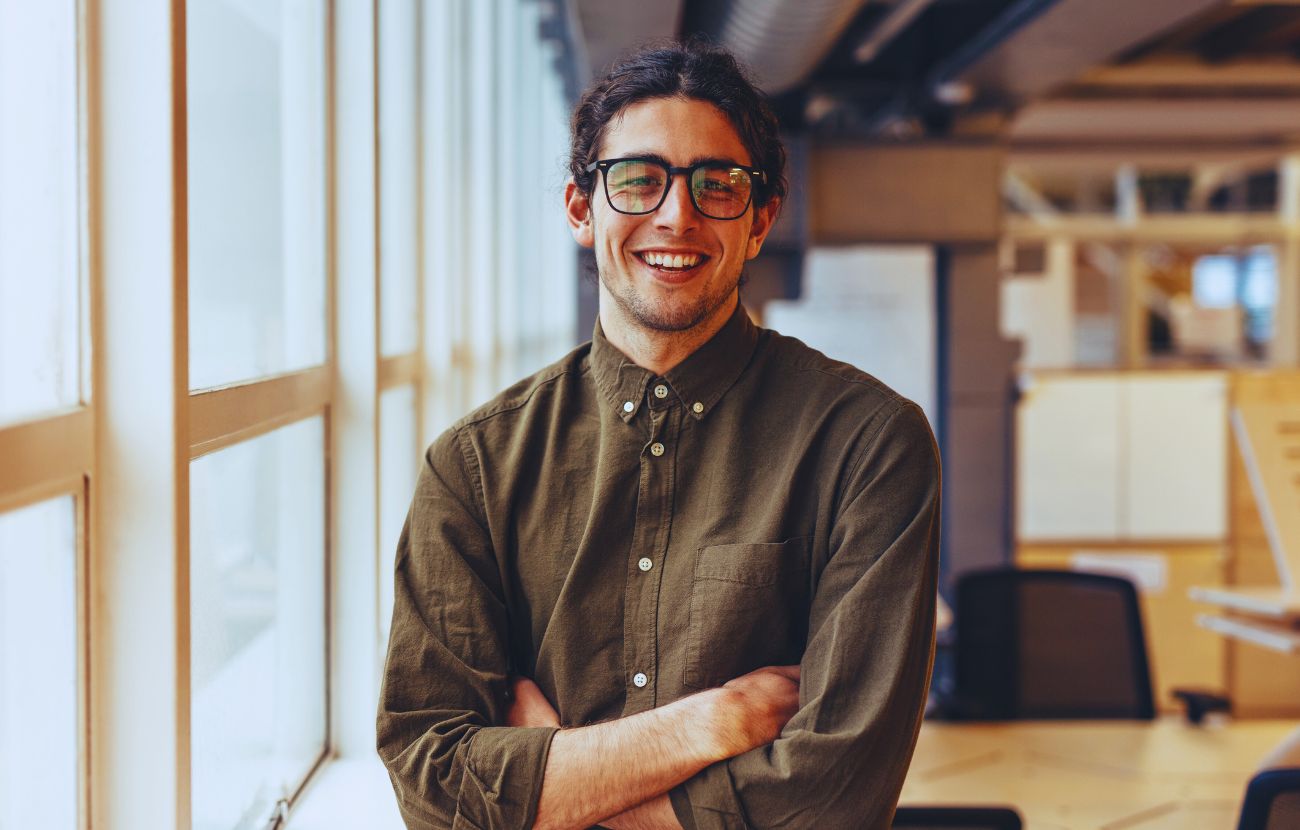 Le persone felici e soddisfatte sul posto di lavoro non alimentano pettegolezzi.