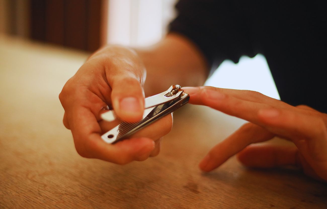Il tagliaunghie ha un foro circolare, che permette a chiunque di portarlo con sé comodamente