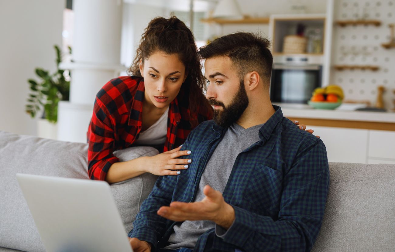 Un uomo ha ricevuto una richiesta molto "sui generis": fare finta di essere Superman a un colloquio di lavoro telematico.