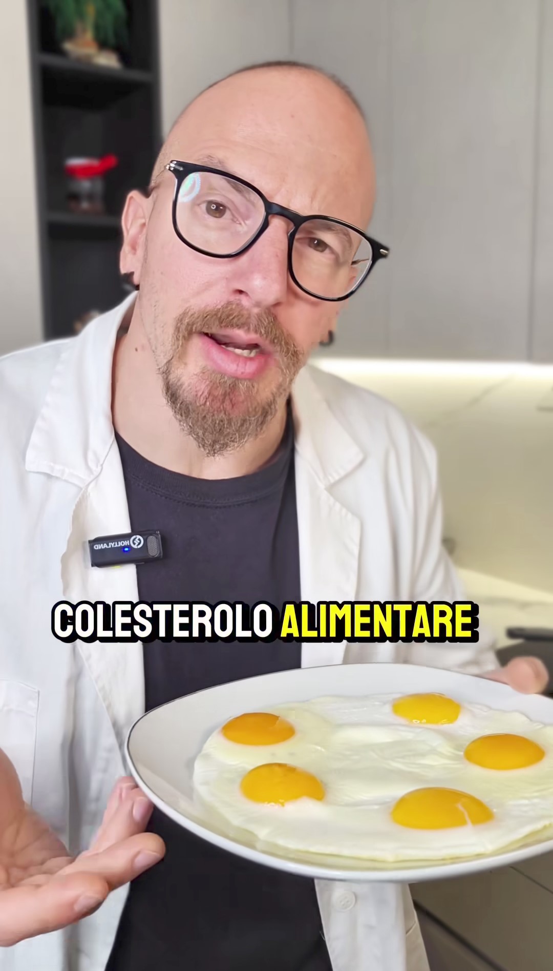 Walter Antonucci afferma che chi non soffre di colesterolo può consumare 5 uova a settimana tranquillamente. L'albume, inoltre, può essere mangiato virtualmente ogni giorno, contenendo praticamente 0 colesterolo ma un'alta percentuale di proteine.