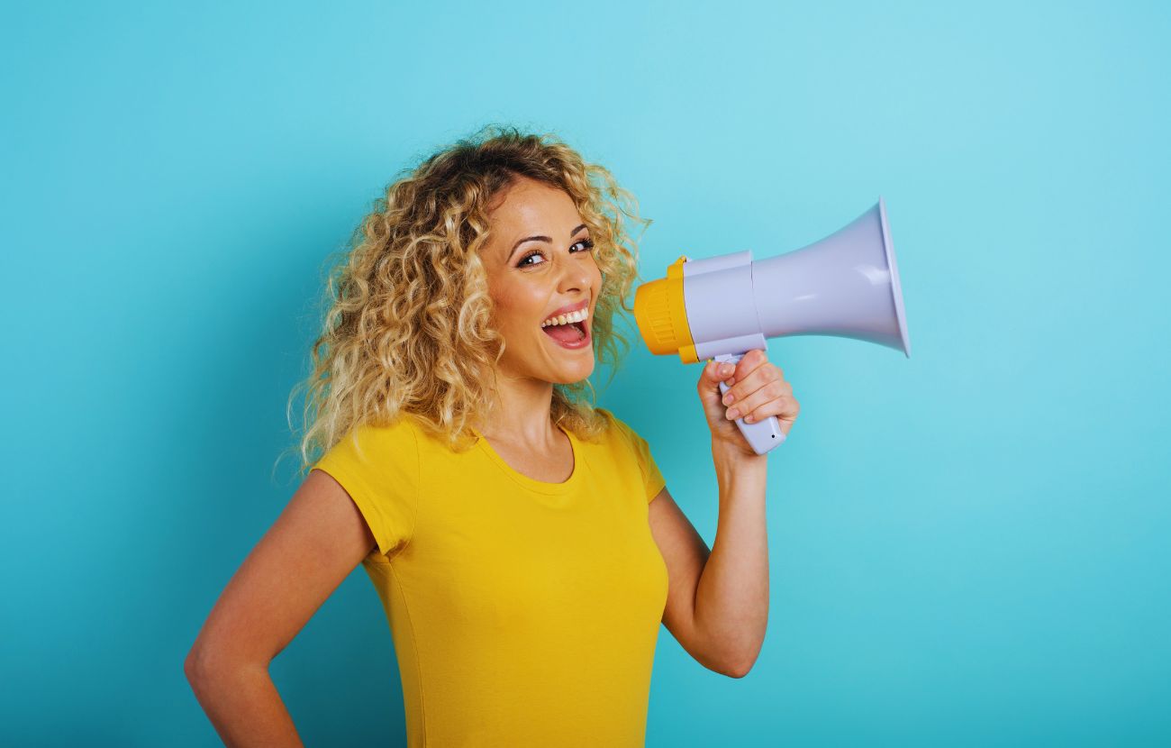 Parlare da soli ad alta voce è un'abitudine vista come insolita dai più, ma in realtà contraddistingue le persone intelligenti.