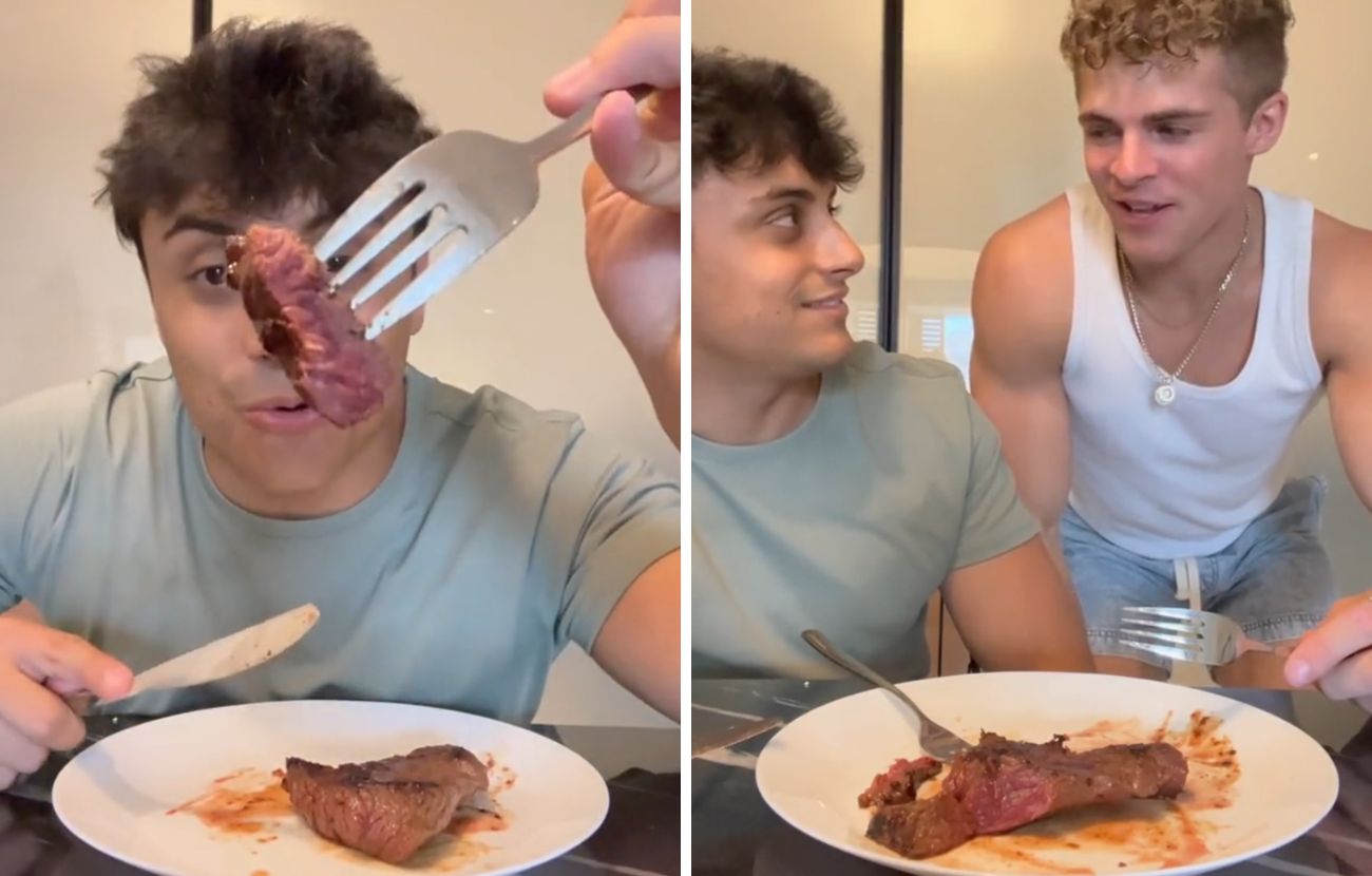 Il content creator mentre mangia la carne di canguro e mentre la fa assaggiare al suo amico, che, come lui, l'apprezza molto.