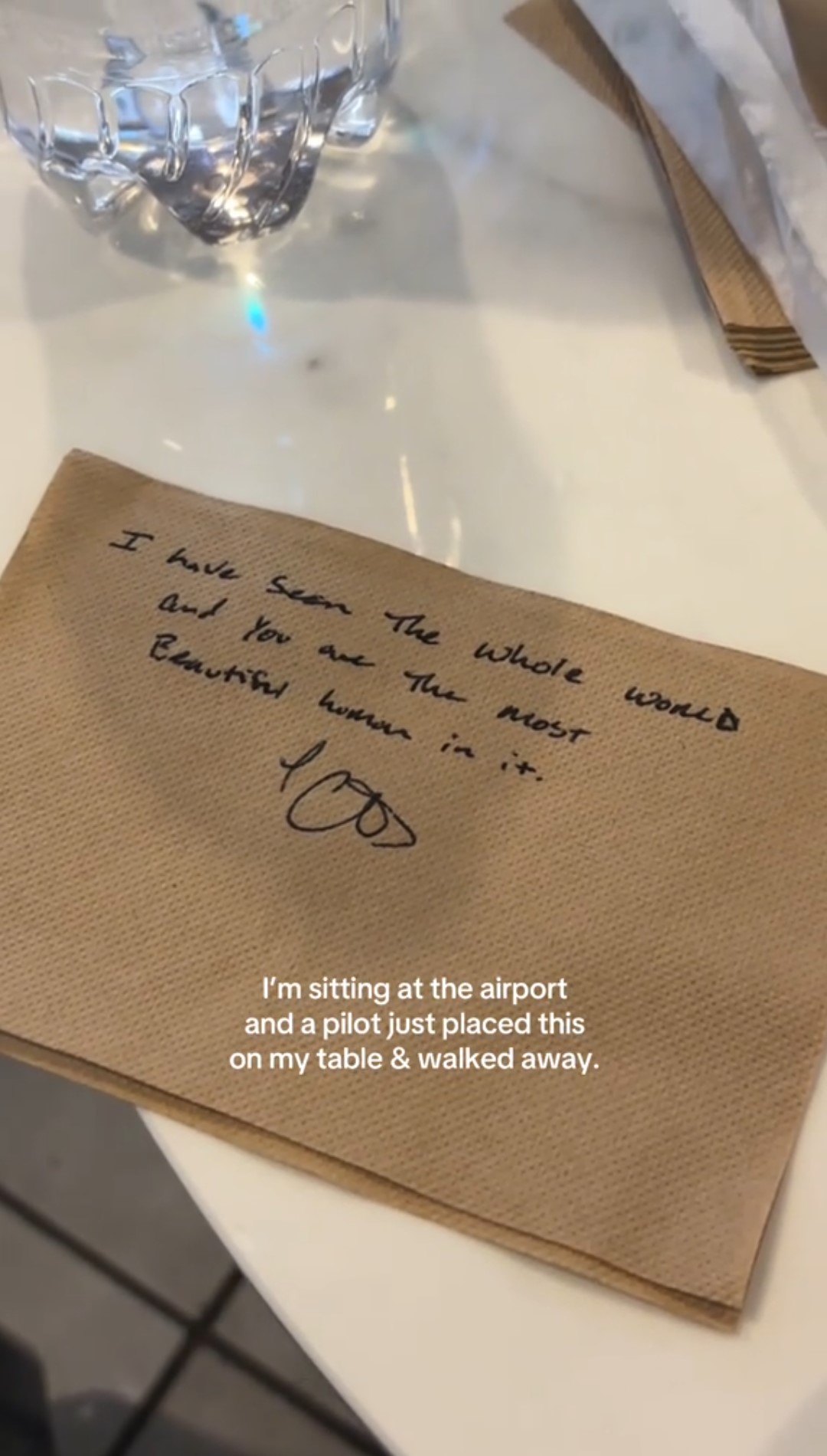 Ecco il bigliettino che il pilota le ha lasciato