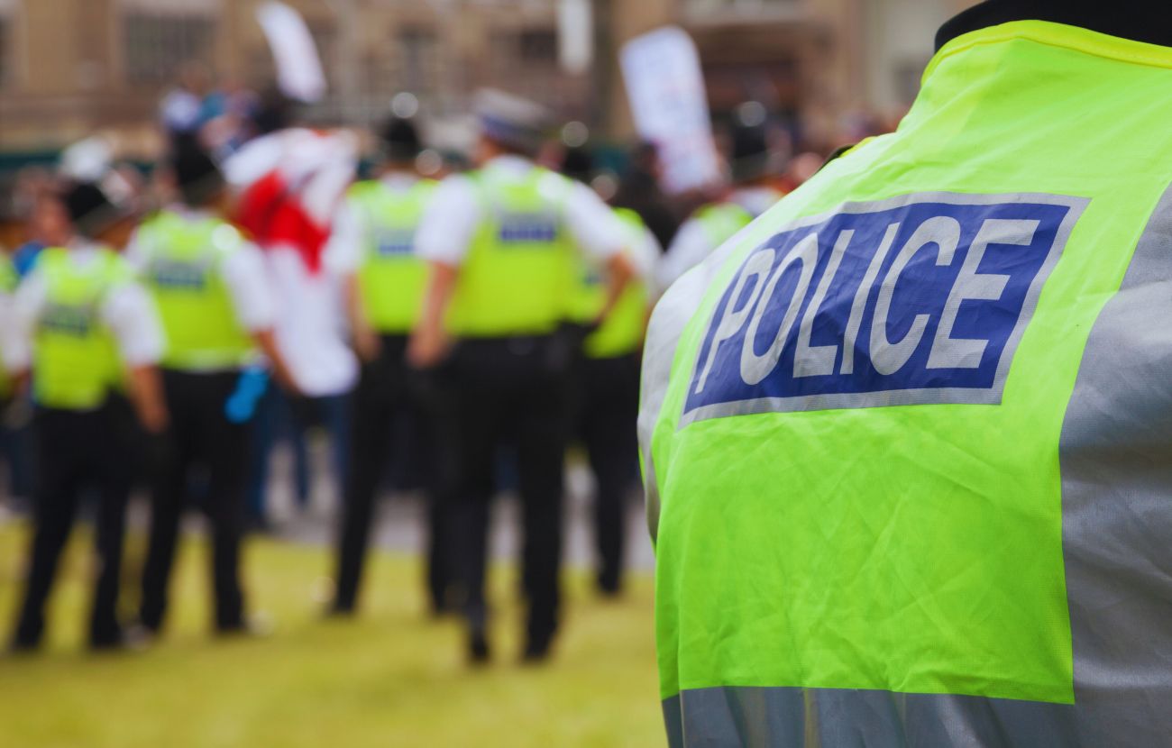 Ramy ha subito il furto della carta d'identità nel 2019 a Londra e il ladro ha usato il suo documento quando veniva arrestato, sporcando la sua fedina penale.