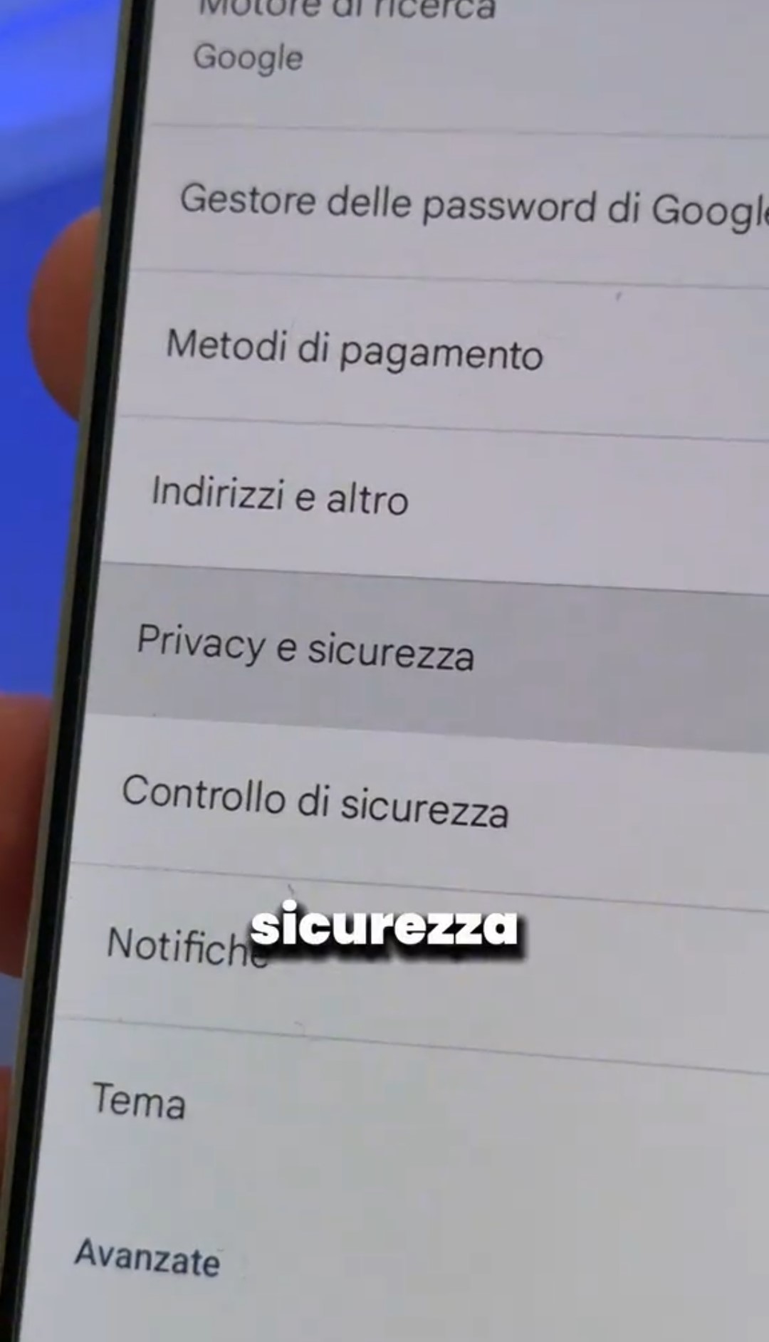 L'esperto di informatica ha suggerito di spulciare le "Impostazioni di sicurezza" di Google Chrome, suggerendo tre modifiche specifiche.