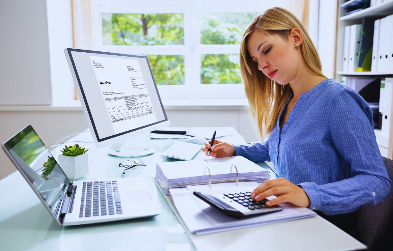 I lavori ripetitivi, come quello di inserimento dati da documenti, sono destinati a essere sostituiti dall'Intelligenza Artificiale entro massimo venti anni.