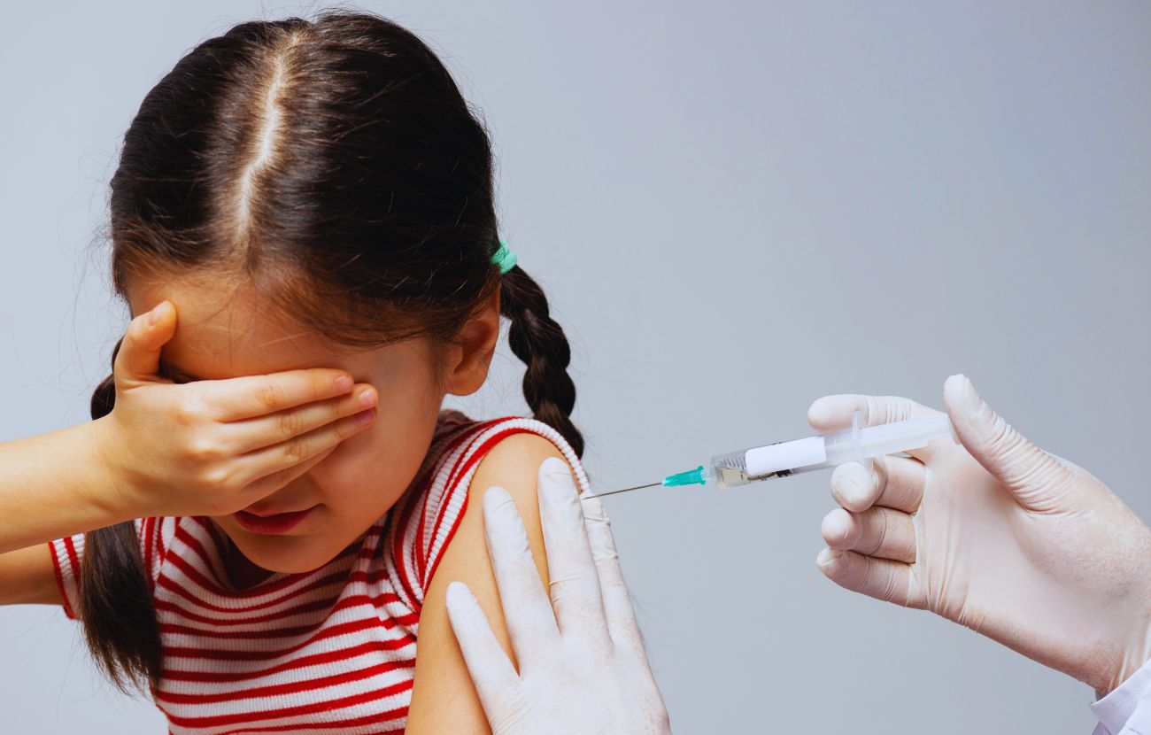 Moltissimi bambini hanno paura degli aghi; anche da adulti, però, alcuni di loro non la perdono.