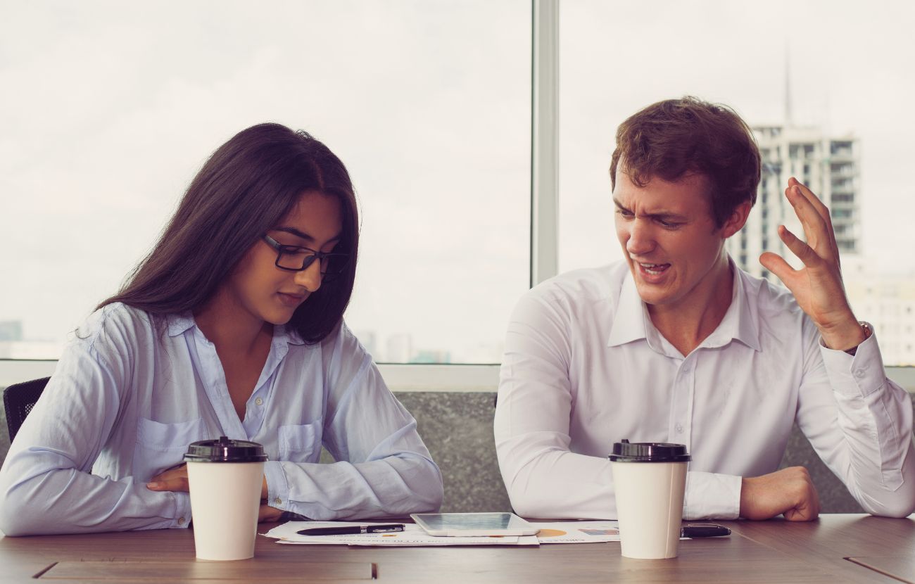 Voler avere sempre ragione è un comportamento con numerose e oggettive conseguenze negative.