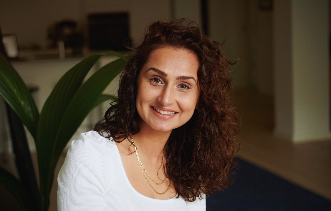 Secondo la psicologia, molte persone raggiungono la maturità emotiva e la stabilità economica tra i 30 e i 40 anni e, dunque, in questa fase possono rimanere single senza sentire il bisogno impellente di avere un partner.