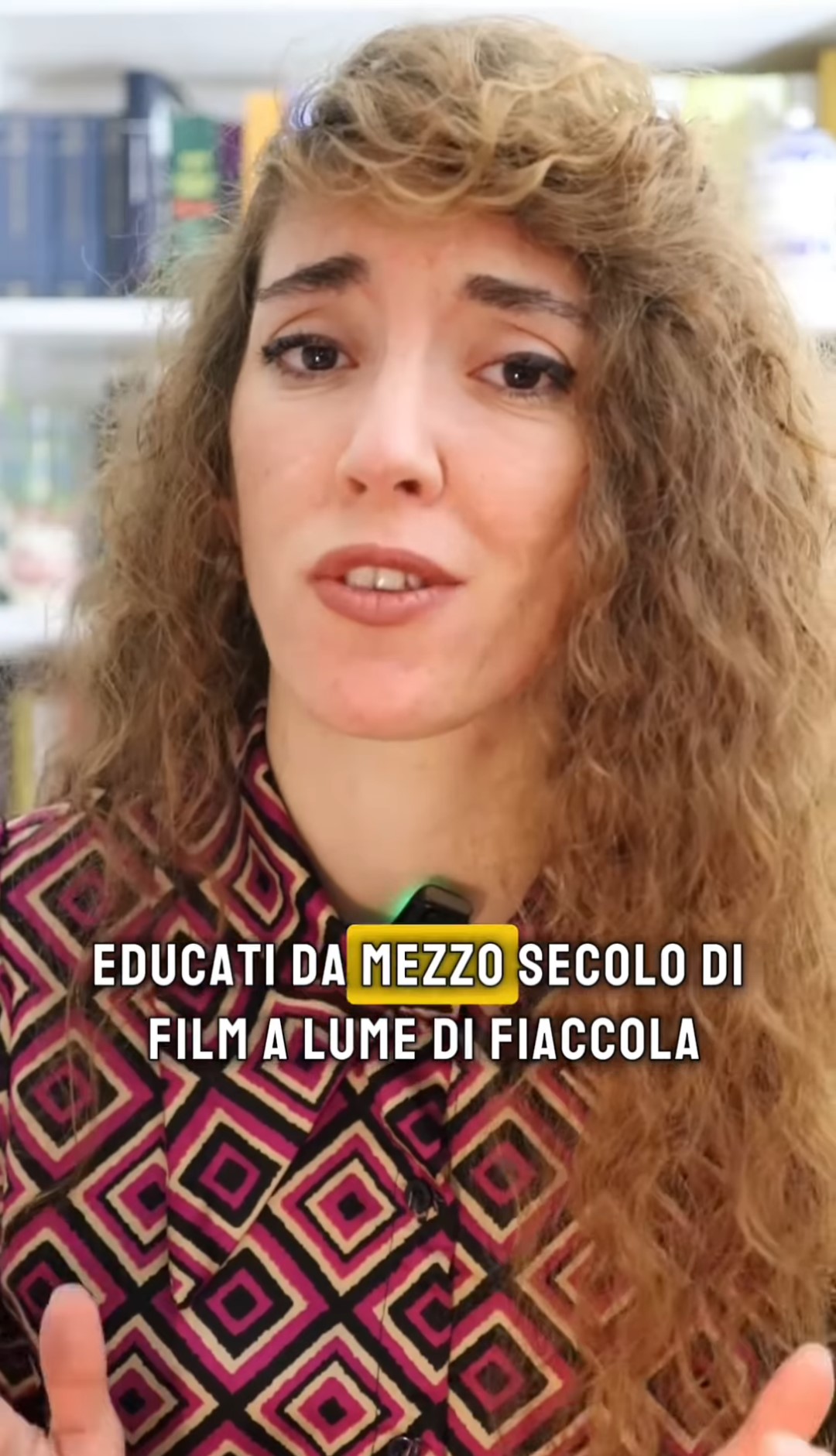La docente di storia Nuisia Raridi ha spiegato che le strade perennemente illuminate non esistevano nella realtà, sono solo un'immagine cinematografiche.