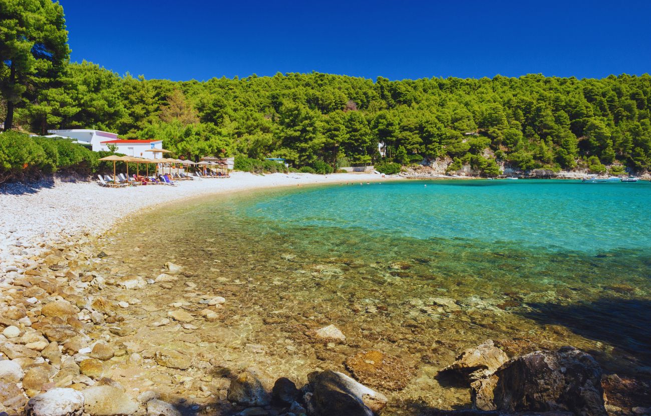 Milia Beach, una delle località più note dell'isola greca di Alonissos
