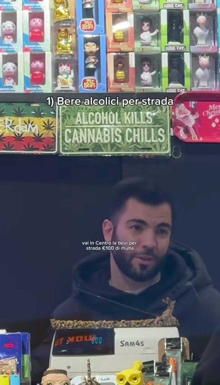 Ad Amsterdam non si può bere la birretta in piazza passeggiando.