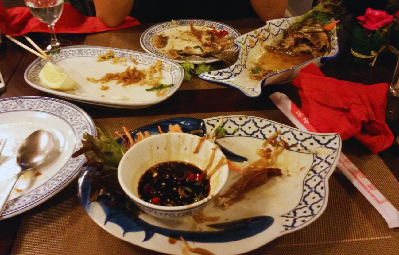 Lasciare il tavolo sporco denota una scarsa empatia.