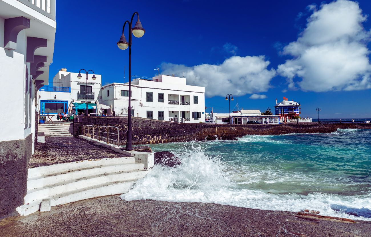 Uno scorcio di Arrieta, perla delle Canarie lontana dalle masse di turisti.